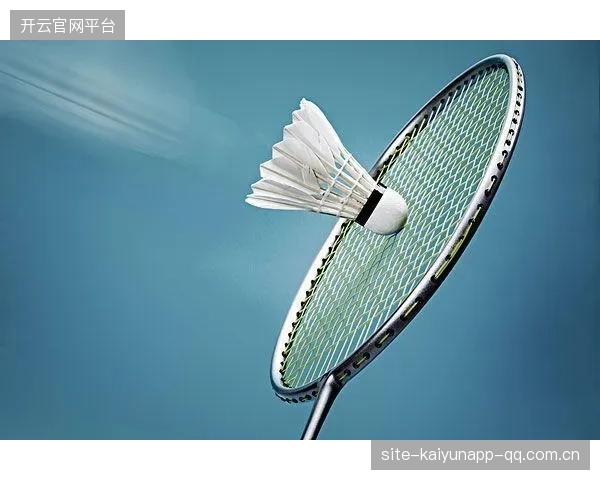 羽毛球拉吊战让人看花眼，瞬间点燃你的运动热情！